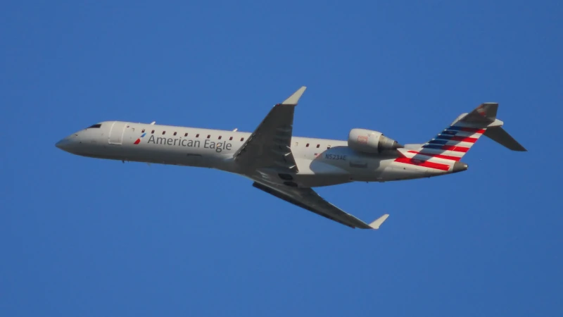 Bombardier CRJ700 como el siniestrado, que estaba operado por American Eagle, la marca de American Airlines para vuelos regionales. Foto: Lord of the Wings