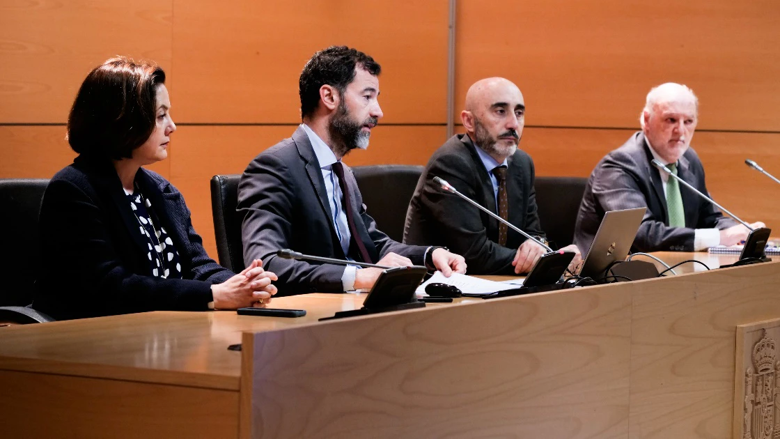 Intervencin del secretario general de Transporte Areo y Martimo, D. Benito Nez Quintanilla (segundo por la izquierda). Foto: Alianza para la Promocin del Uso del Hidrgeno Verde en la Industria Aeronutica