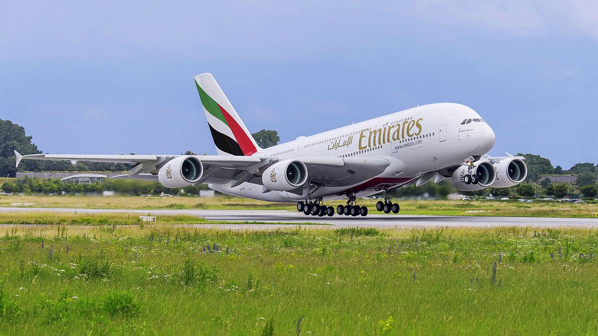 Avin Airbus A380 de la aerolnea Emirates.