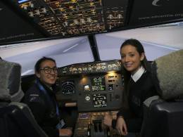 Alumnas de la Escuela de Pilotos Adventia.