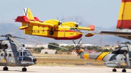 Avin anfibio Bombardier CL-215T/415. Foto: Ejrcito del Aire y del Espacio