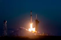 Momento del decimoquinto lanzamiento de OneWeb con SpaceX desde el Centro Espacial Kennedy en Florida.