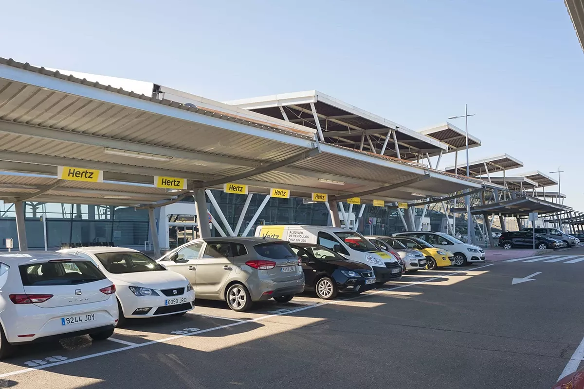 Parking en el Aeropuerto de Zaragoza. Foto Aena