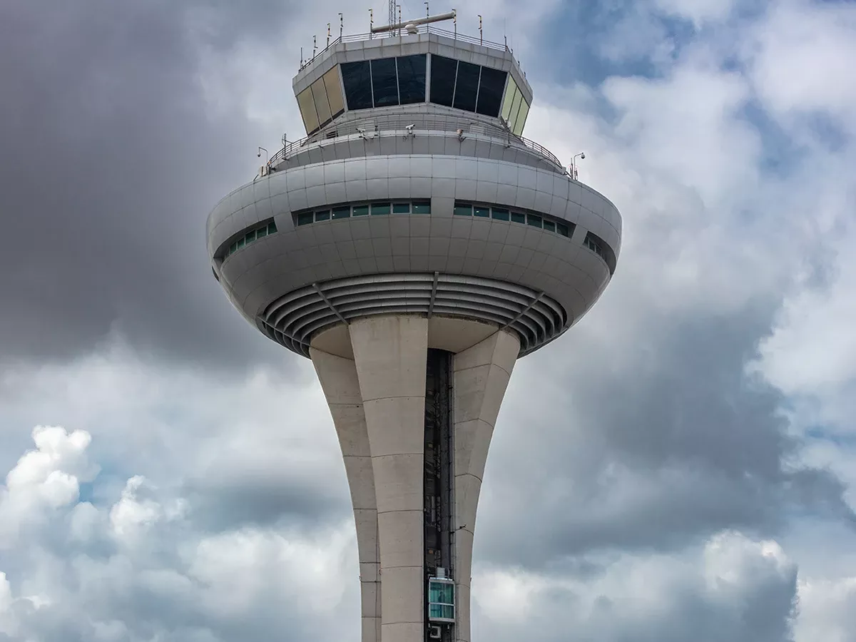 Torre de Control del Aeropuerto Madrid-Barajas gestionada por Enaire. Foto: Enaire