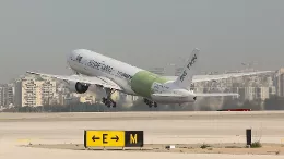 El primer vuelo de prueba del Boeing 777-300ER convertido a carguero. Foto: Israel Aerospace Industries