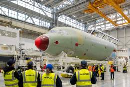 La nueva lnea de ensamblaje final de la familia A320 en Toulouse.