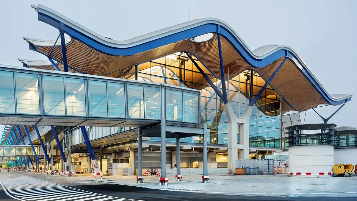 Aeropuerto adolfo suarez discount madrid barajas t4