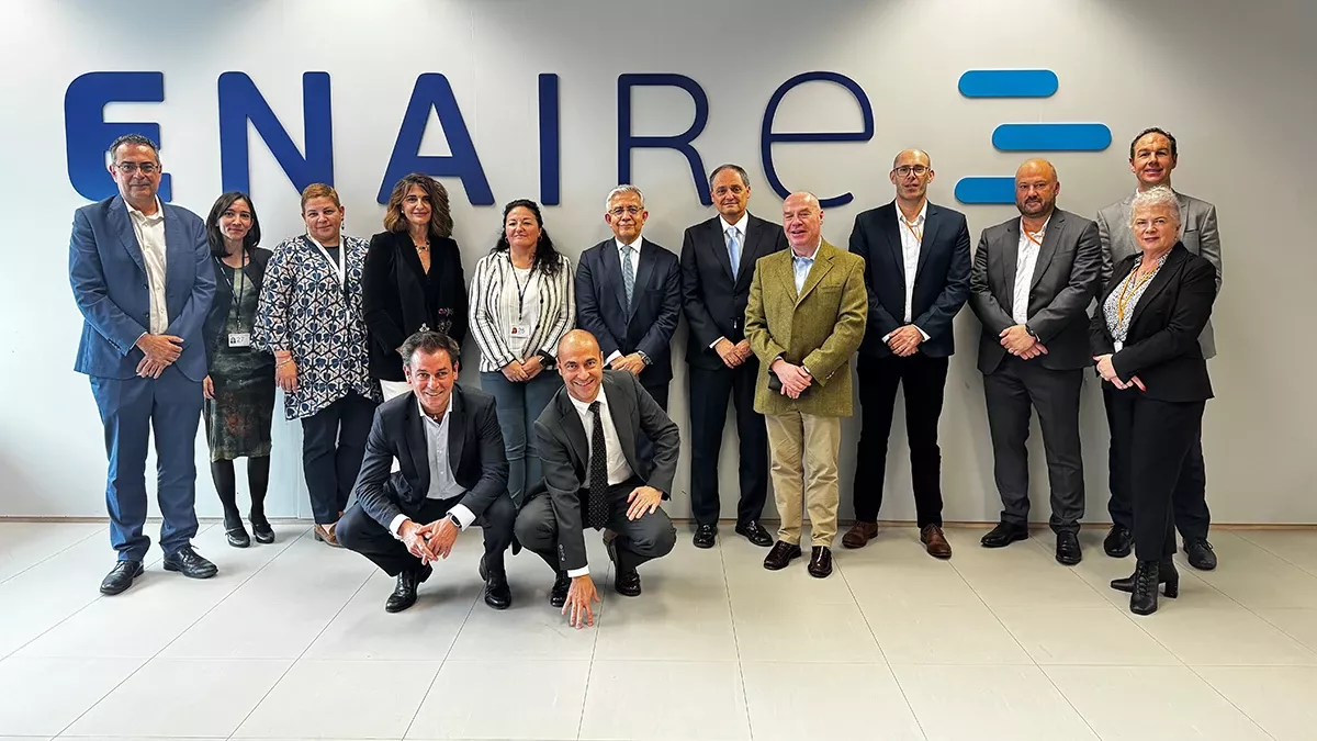 Foto de grupo tras la reunin de las delegaciones de Enaire y AirNav Ireland.