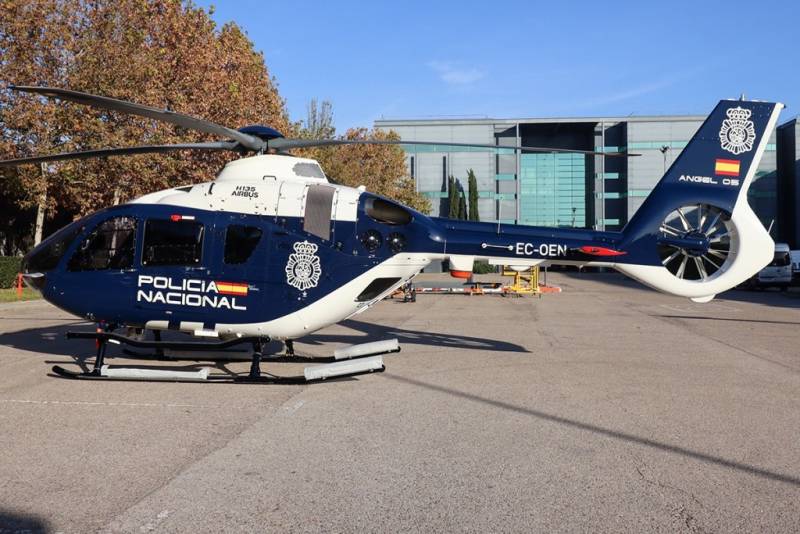 Recin entregado a la Polica Nacional espaola por parte de Airbus Helicopters Espaa podemos ver este H135.