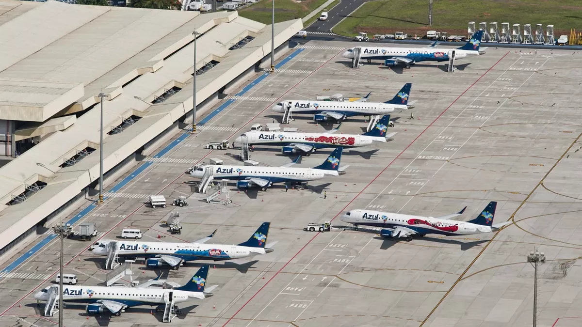 Aviones de Azul en el Aeropuerto de Viracopos, en Campinas (So Paulo).