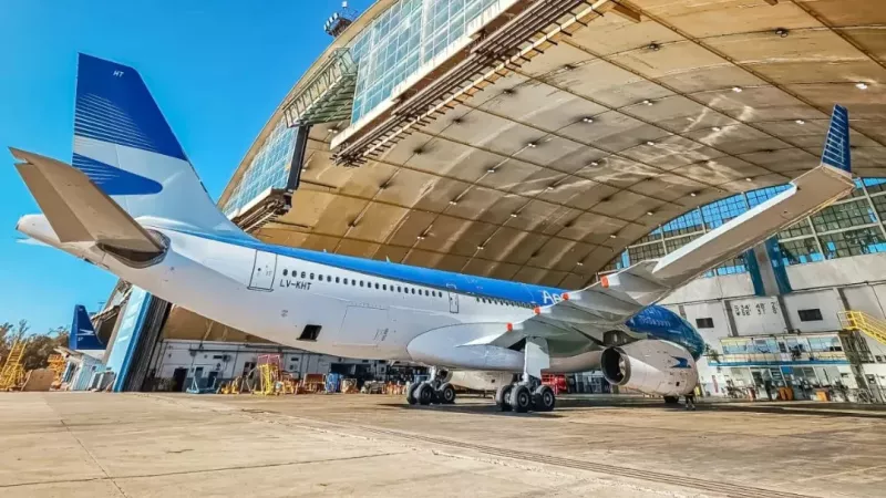 Avin de Aerolneas Argentinas.