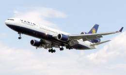 Varig McDonnell Douglas MD-11 (PP-VQJ) volando al aeropuerto de Londres (Heathrow) en julio de 2004. Foto: Adrian Pingstone