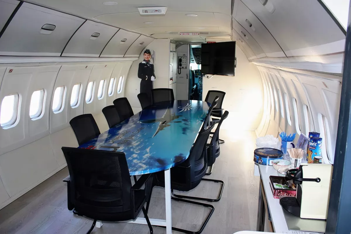 Sala Pedro de Valdivia, ubicada en el interior de un DC 9 de Aviaco reacondicionado. Foto: Aviation Group
