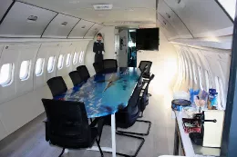 Sala Pedro de Valdivia, ubicada en el interior de un DC 9 de Aviaco reacondicionado. Foto: Aviation Group