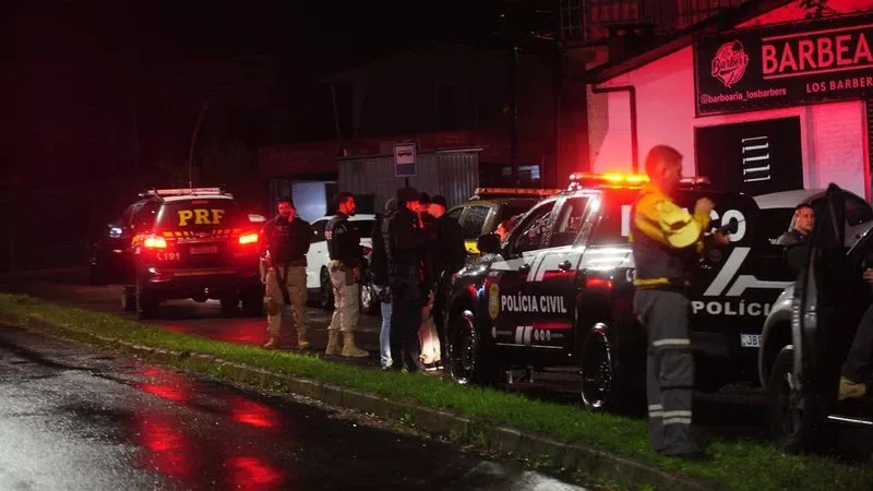 Imagen de la policia tras el tiroteo en el aeropuerto riograndense de Caxias do Sul.