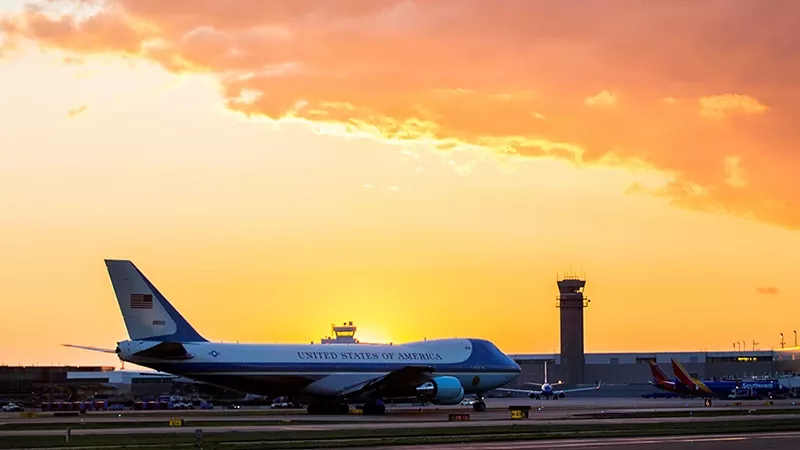  Avin en el Aeropuerto Dallas Love Field.