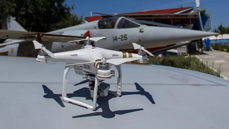 Dron en el suelo de la escuela de formacin Aviatin Group.