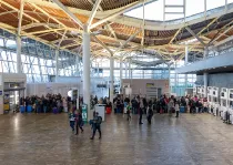 Interior del Aeropuerto de Zaragoza.