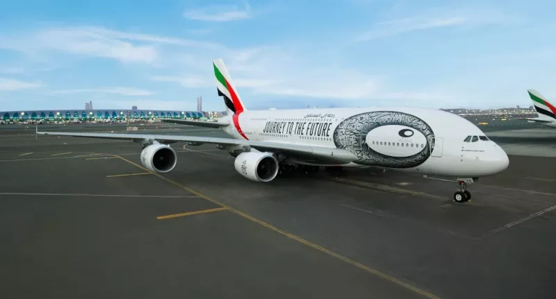 Avin de la aerolnea Emirates en pista. Foto: Emirates