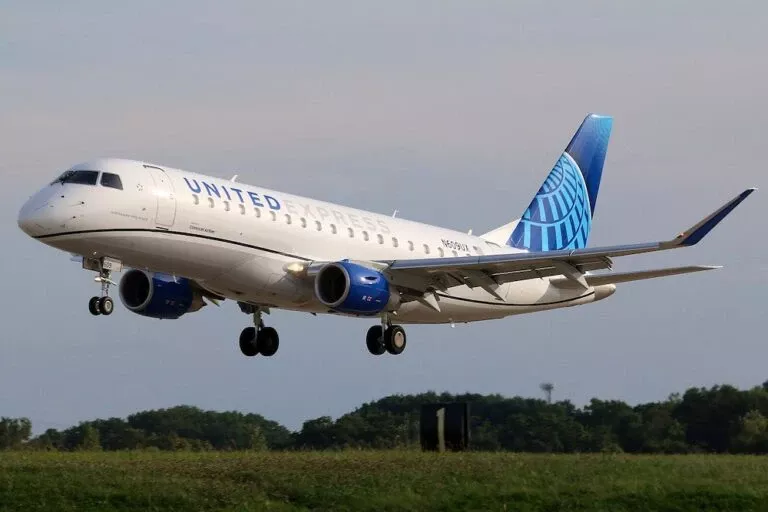 vin Embraer E-175 de United Express. 