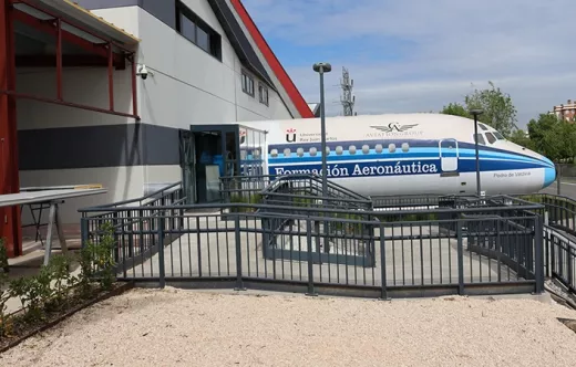 Parte de la Aeronave Pedro de Valdivia utilizada para formacin en las instalaciones de Aviatin Group en la URJC. Foto: Aviation Group