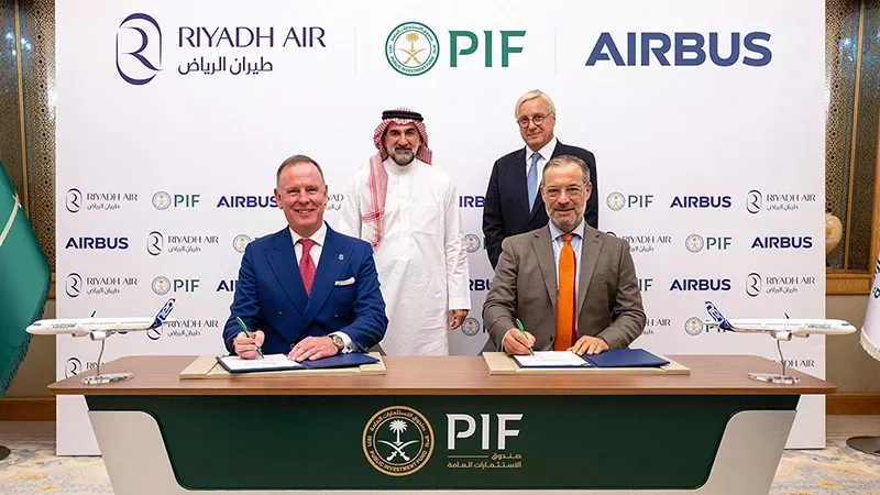 Fotografa tras la firma del acuerdo de compra de los 60 Airbus A321neo. Foto: Riyadh Air