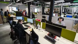 Vista del interior de las nuevas oficinas del hangar de Binter Technic en Gran Canaria.