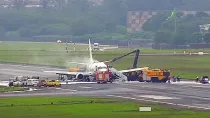 Imgenes del Boeing 737-400 que sufri un incendio a su aterrizaje en Guarulhos.