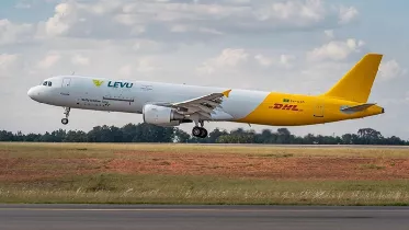 A321 convertido a carguero (P2F) de la aerolnea brasilea Levu Air Cargo aterrizando.