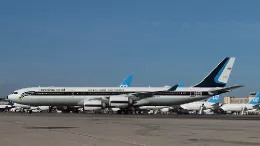 El A340-500 de la RTAF, rodando por la plataforma del aeropuerto de Madrid-Barajas. Foto: Julio Maz Gutirrez