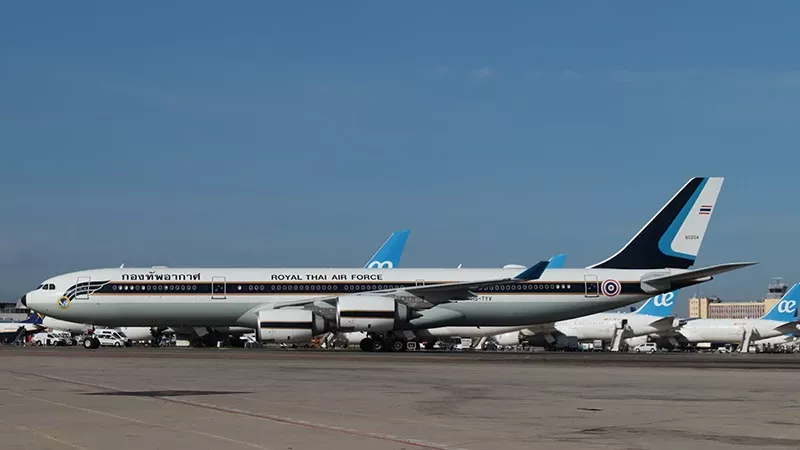 El A340-500 de la RTAF, rodando por la plataforma del aeropuerto de Madrid-Barajas. Foto: Julio Maz Gutirrez