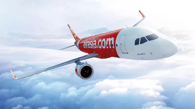 Avin de Air Asia en vuelo.