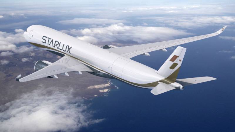 Avin A350F de Starlux Cargo en vuelo, 