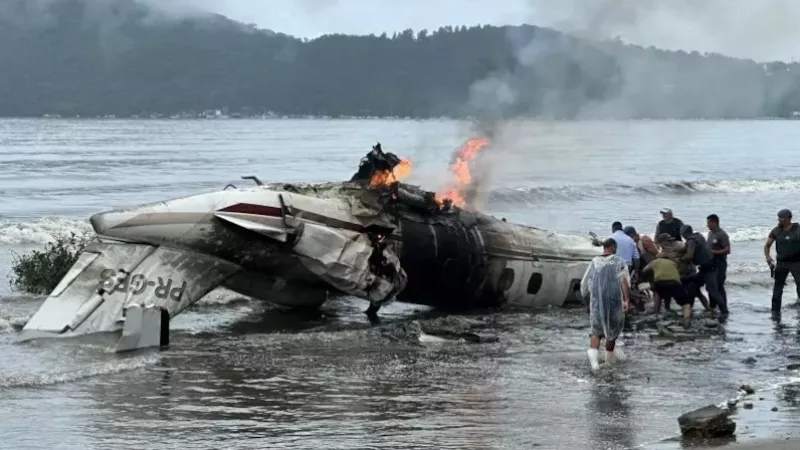 Cessna Citation CJ1 accidentado en el mar en Ubatuba, Brasil.